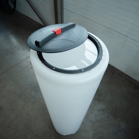 Емкость VD 400л белая (550х1885х550)